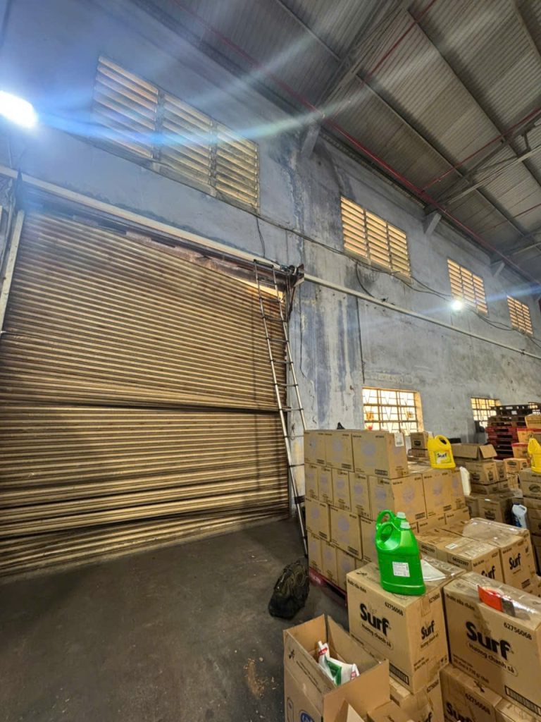 dịch vụ sửa cửa cuốn tại nhà biên hòa giá rẻ thợ sửa cửa cuốn biên hòa đến nhanh 15 phút sửa cửa cuốn bị kẹt không lên xuống ở biên hòa sửa motor cửa cuốn biên hòa bảo hành dài hạn sửa bo mạch cửa cuốn tại biên hòa chuyên nghiệp sửa cửa cuốn điều khiển không hoạt động biên hòa sửa cửa cuốn biên hòa 24/24 hỗ trợ khẩn cấp đơn vị sửa cửa cuốn uy tín tại biên hòa đồng nai bảo trì cửa cuốn định kỳ cho cửa hàng ở biên hòa thay lò xo – dây cáp cửa cuốn tại biên hòa giá tốt